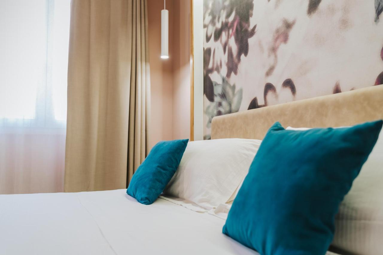Sece - Luxury Couette-café